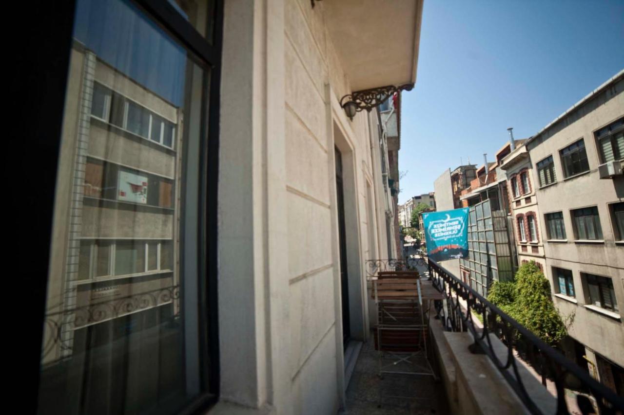 Galata Cicek Suites Istanbul Exterior photo